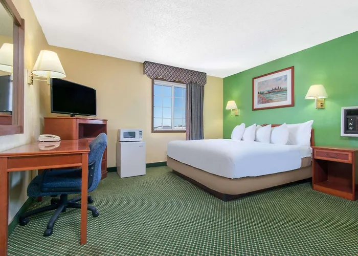 Days Inn By Wyndham Great Bend