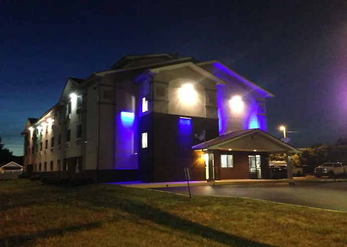 Super 8 By Wyndham New Castle