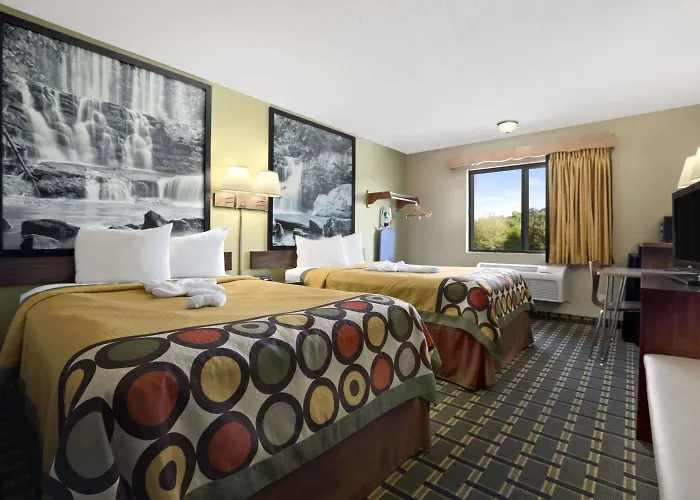 Super 8 By Wyndham Russellville
