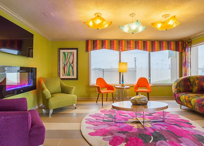 Clarion Inn & Suites Evansville Eastland Area