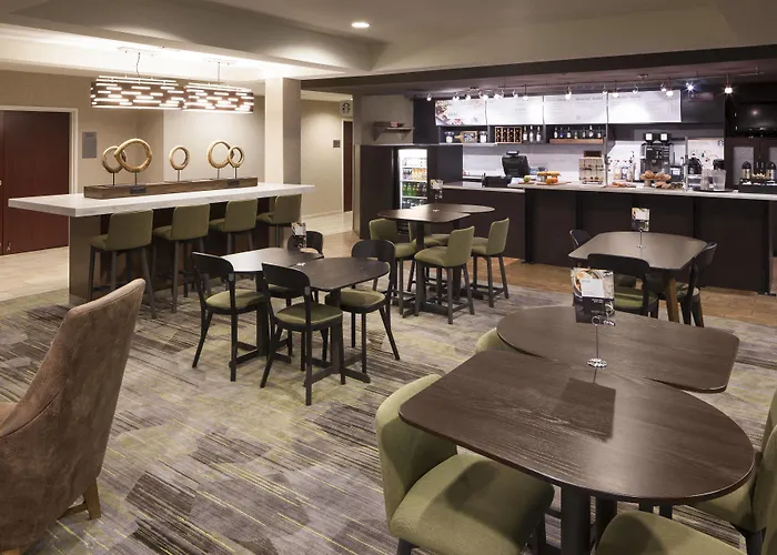 Courtyard By Marriott Pensacola