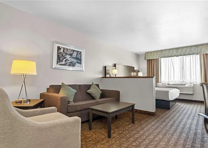 Best Western Sawtooth Inn And Suites