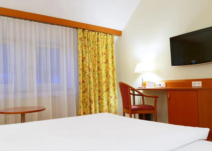 Central Hotel Loewen