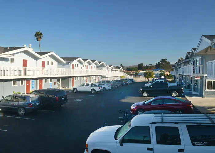 Harbor House Inn