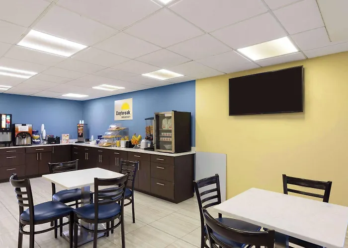 Days Inn By Wyndham Oak Grove/Ft. Campbell