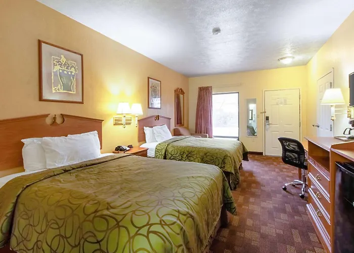 Quality Inn & Suites Dickson