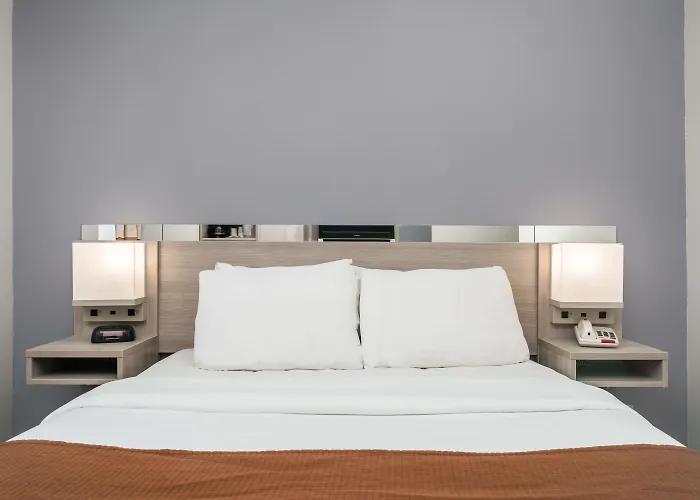 Microtel Inn & Suites By Wyndham Rochester North Mayo Clinic