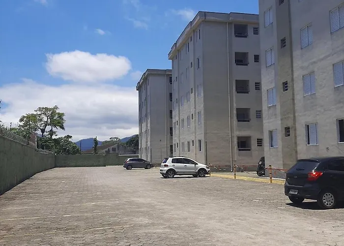 APTO PRAIA UBATUBA - Lindo e Equipado! Internet 500mb e 3 Tvs 2 Quartos Estacionamento TUDO PERTO