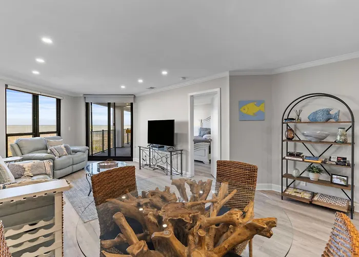 Summer House 204 - Newly Renovated! Ocean View!