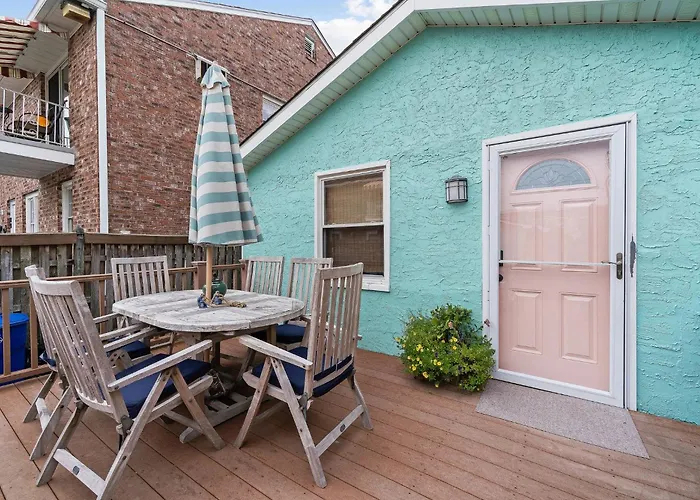 Margate Home With Large Outdoor Kitchen
