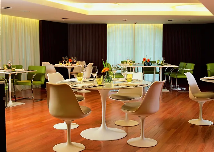 725 Continental Hotel