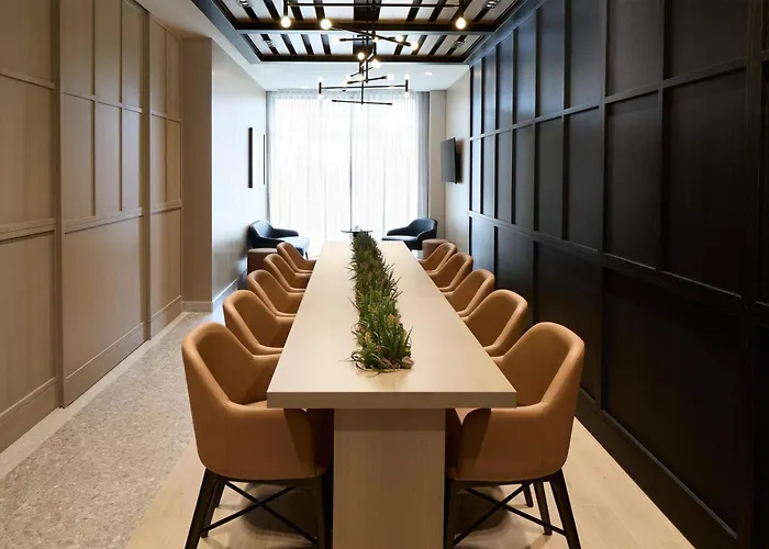 Hyatt Place Montreal Airport