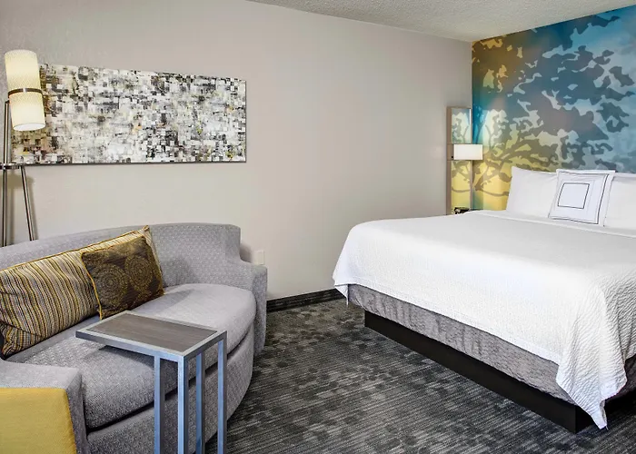 Courtyard By Marriott Cleveland Westlake