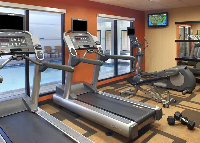 Courtyard By Marriott Cleveland Westlake
