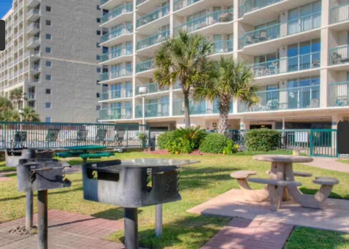 Luxurious 4-Bedroom 3-Bathroom Condo Oceanfront "Picture Perfect"