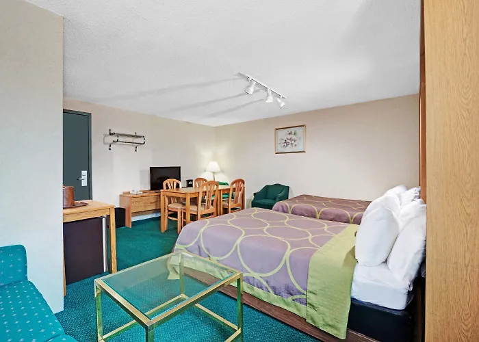 Super 8 By Wyndham Kenmore/Buffalo/Niagara Falls Area
