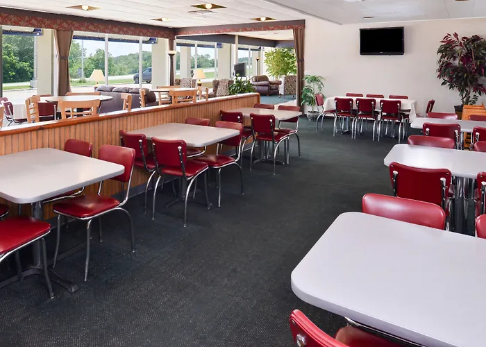 Quality Inn & Suites Vandalia Near I-70 And Hwy 51