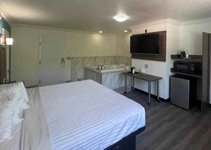 Reagan Resorts Inn (Adults Only)