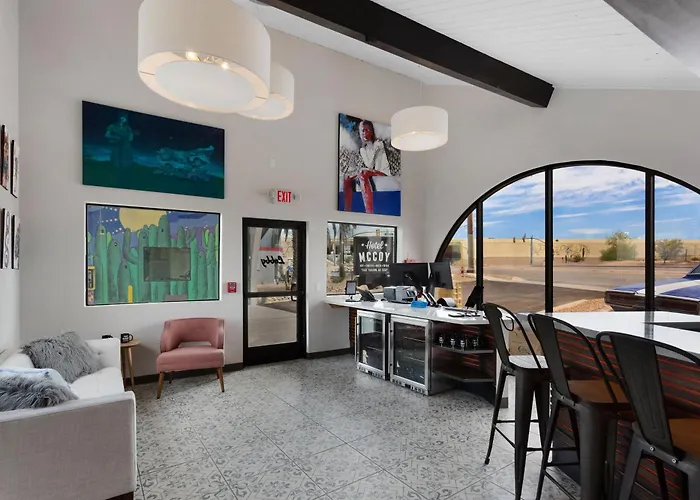 Hotel Mccoy Tucson - Art, Coffee, Beer, Wine, Pool
