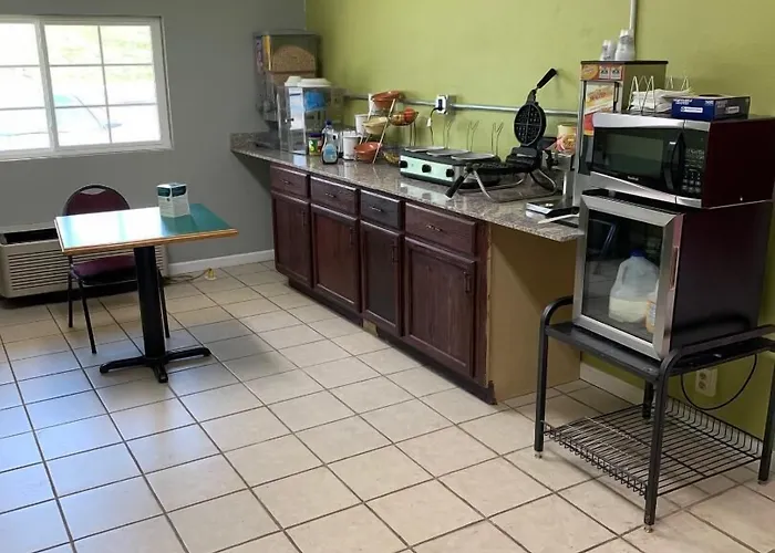 Amerivu Inn & Suites - Gilbertsville