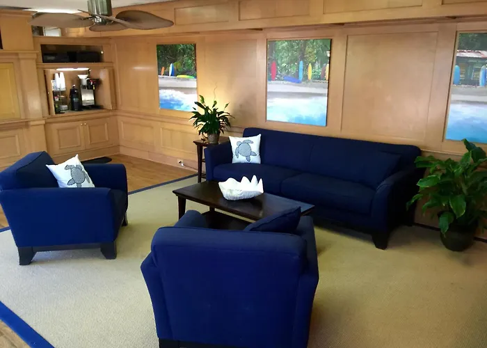 Coral Sands Inn