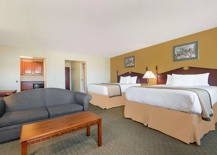 Days Inn By Wyndham Norton