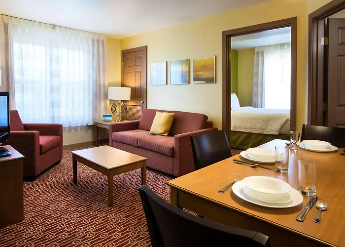 Sonesta Simply Suites Detroit Novi