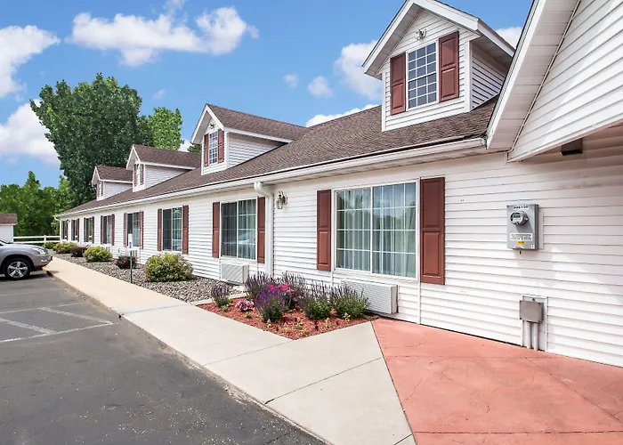 Econo Lodge Inn & Suites Eau Claire South
