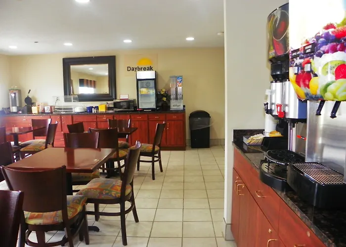 Royalton Inn & Suites Upper Sandusky