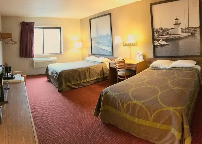 Super 8 By Wyndham Groton