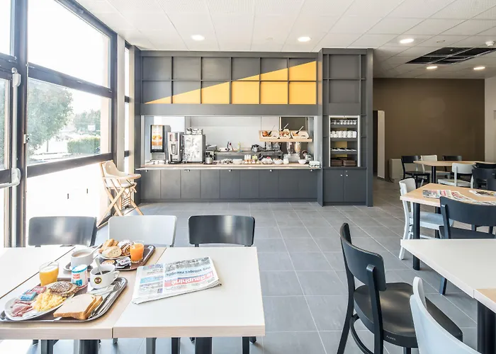 B&B HOTEL Grenoble Centre Verlaine