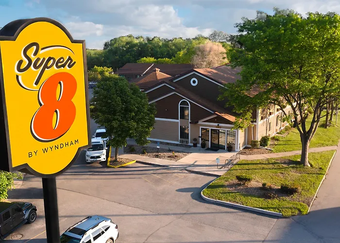 Super 8 By Wyndham Red Wing