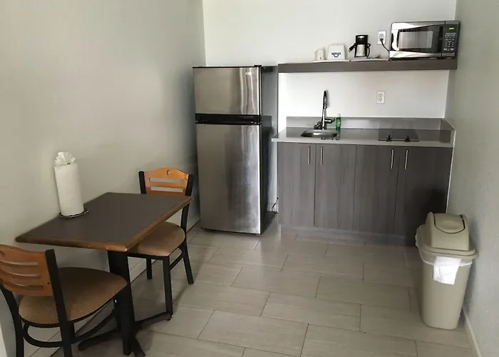 Arya Blu Inn And Suites