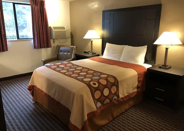 Super 8 By Wyndham Lacey Olympia Area