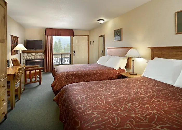 Pyramid Lake Lodge Jasper