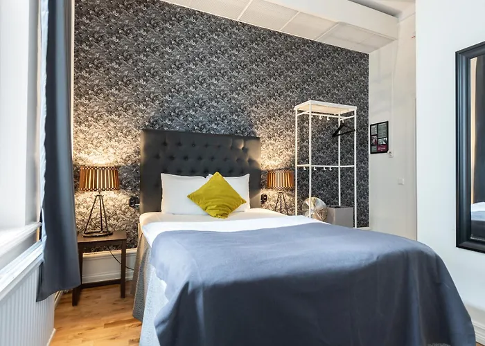 Home Hotel Plaza