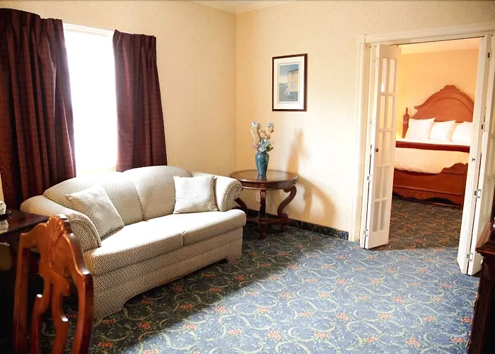 Albatross Hotel
