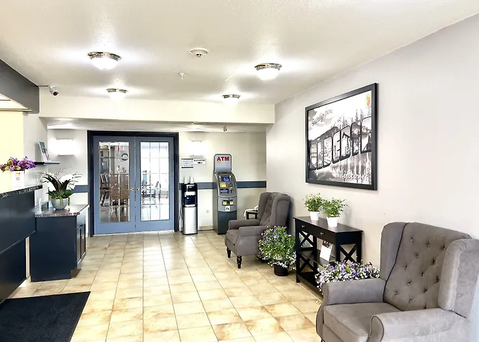 Super 8 By Wyndham Whitecourt