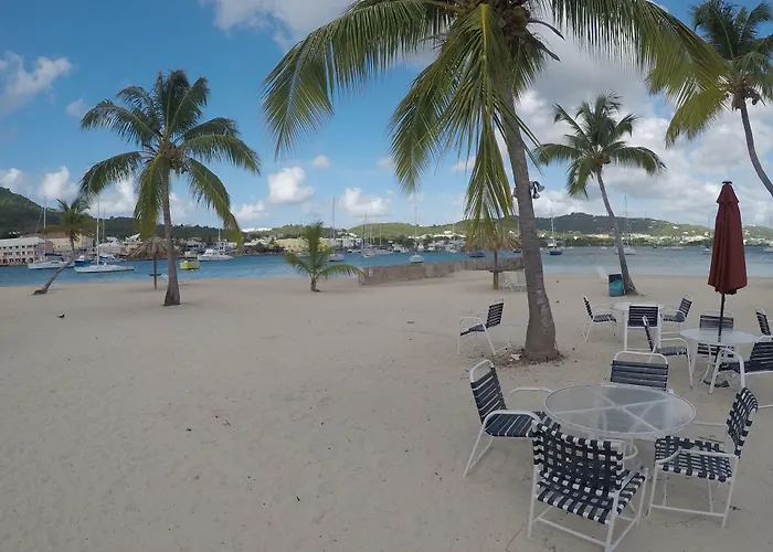 Hotel On The Cay
