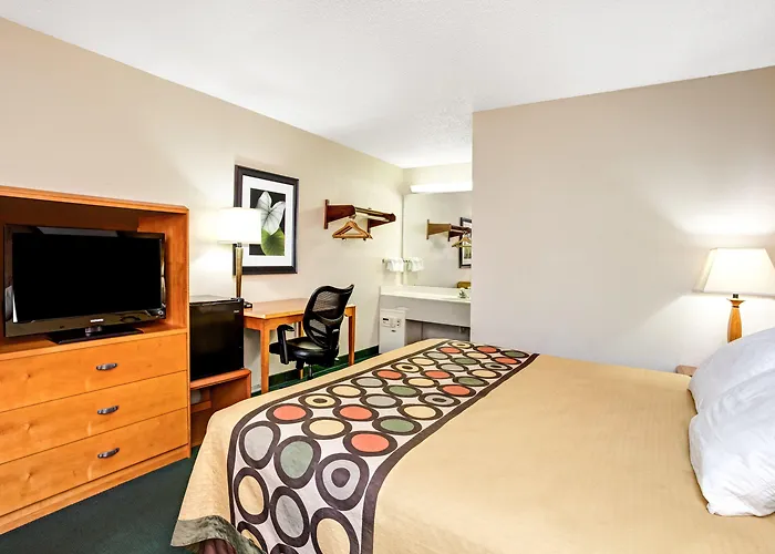 Westspring Inn - Westlake Cleveland