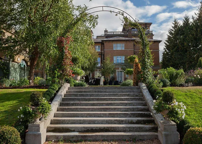 Oatlands Park Hotel