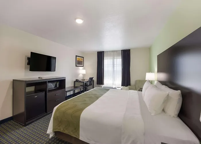 Quality Inn & Suites Clayton, Nm