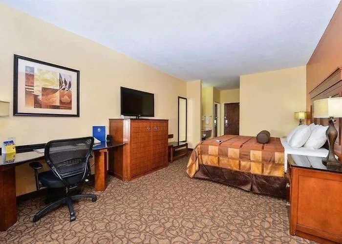 Best Western Plus Midwest Inn & Suites
