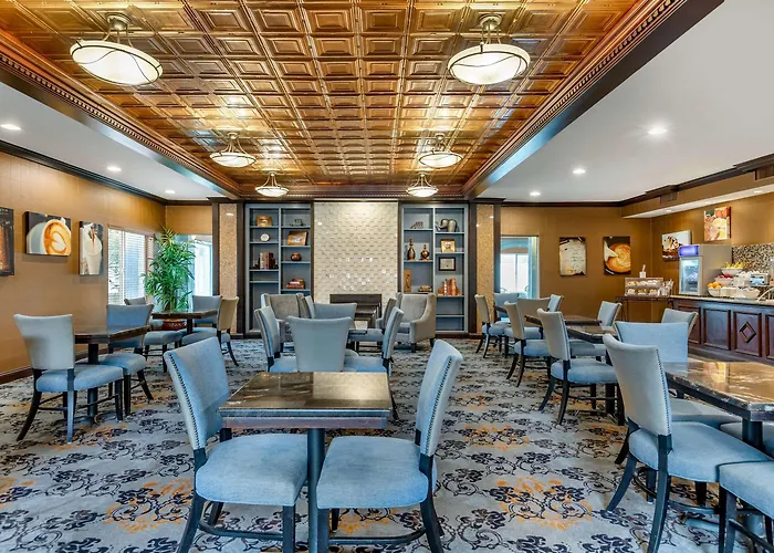 Comfort Suites Southgate-Detroit