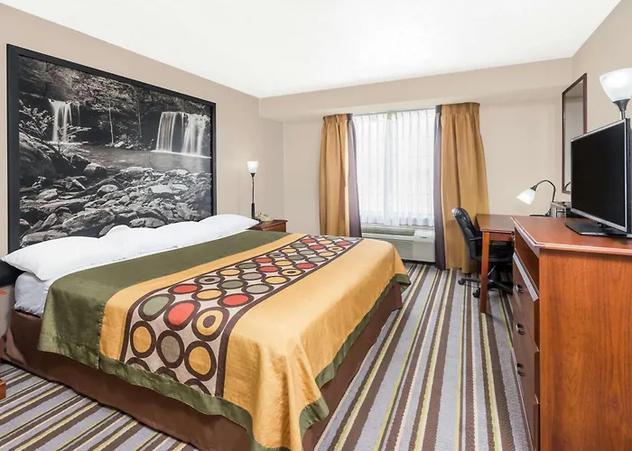 Super 8 By Wyndham Bolivar