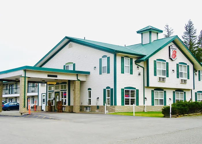 Super 8 By Wyndham 100 Mile House