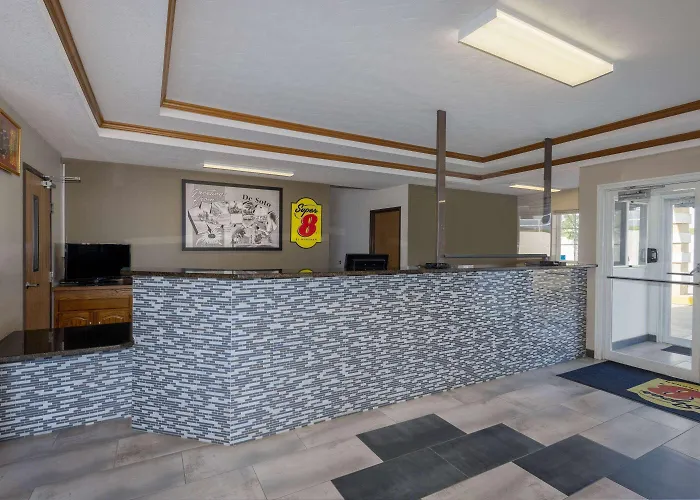 Super 8 By Wyndham De Soto