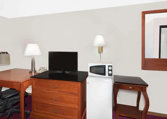Super 8 By Wyndham Algona