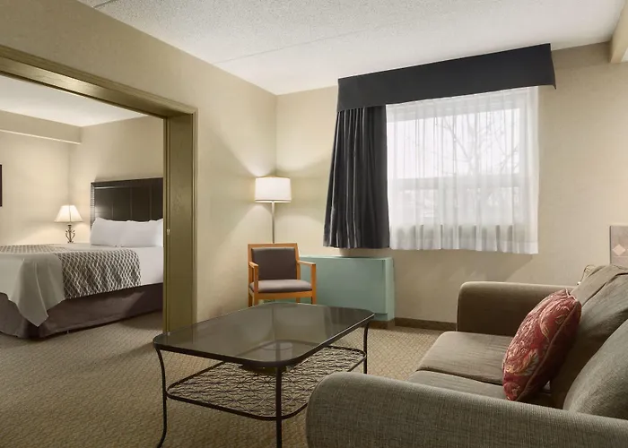 Travelodge By Wyndham Winnipeg East