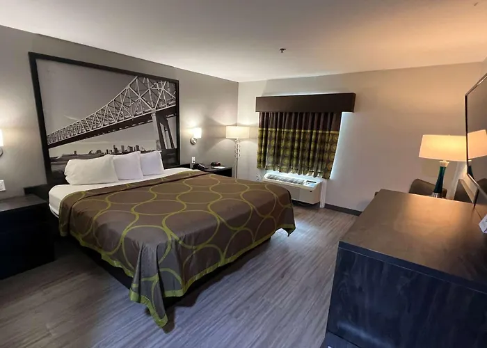 Super 8 By Wyndham Lake Charles/Sulphur